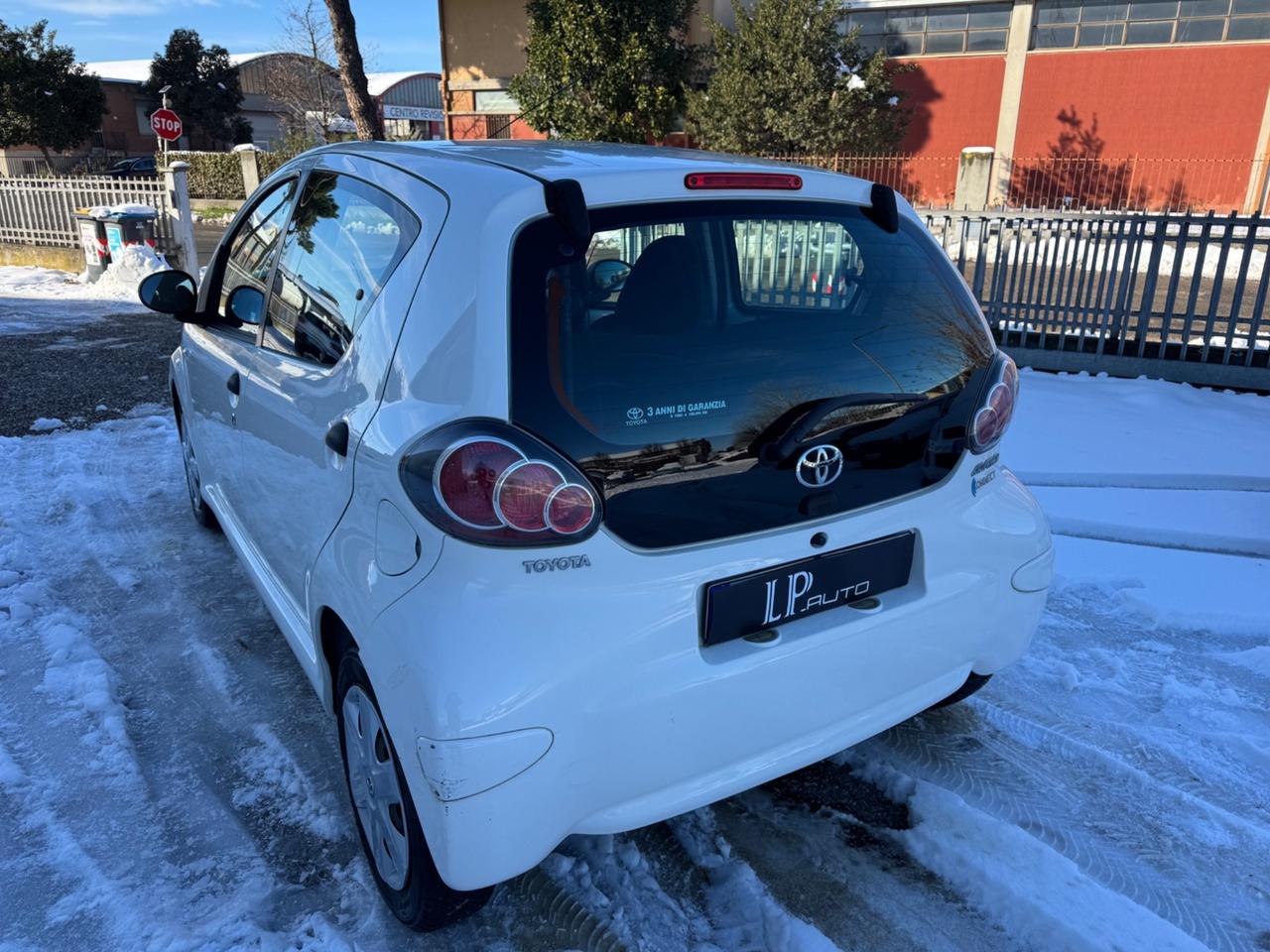 Toyota Aygo 1.0 12V VVT-i 5 porte Now Connect