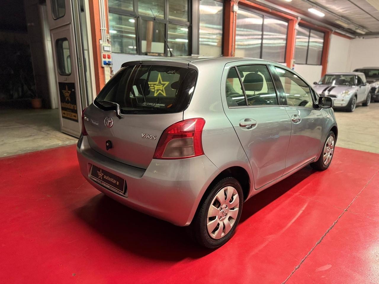 Toyota Yaris 1.0 5 porte