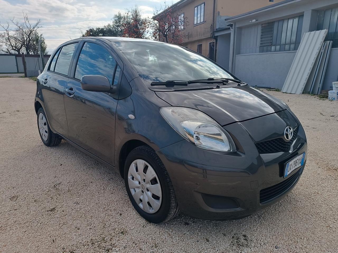 Toyota Yaris 1.0 benzina garanzia
