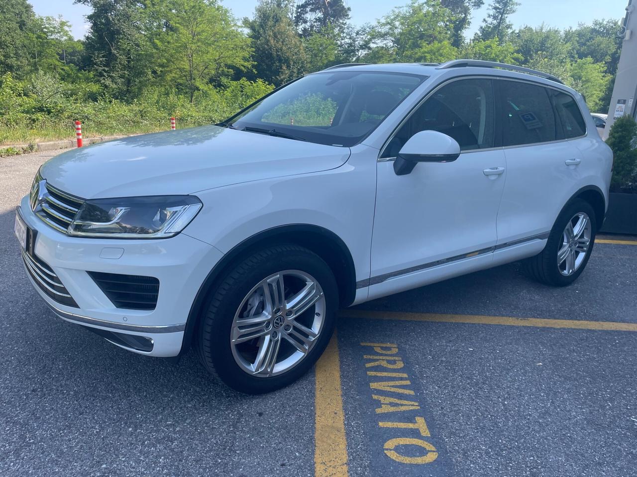 Volkswagen Touareg 3.0 TDI 262 CV *pelle*Automatik*Tetto*Pelle
