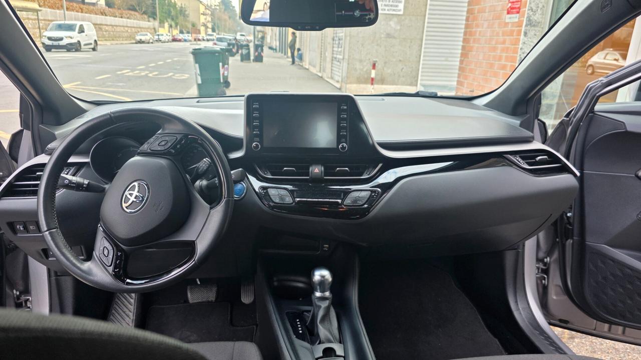 Toyota C-HR 1.8 Hybrid E-CVT Business