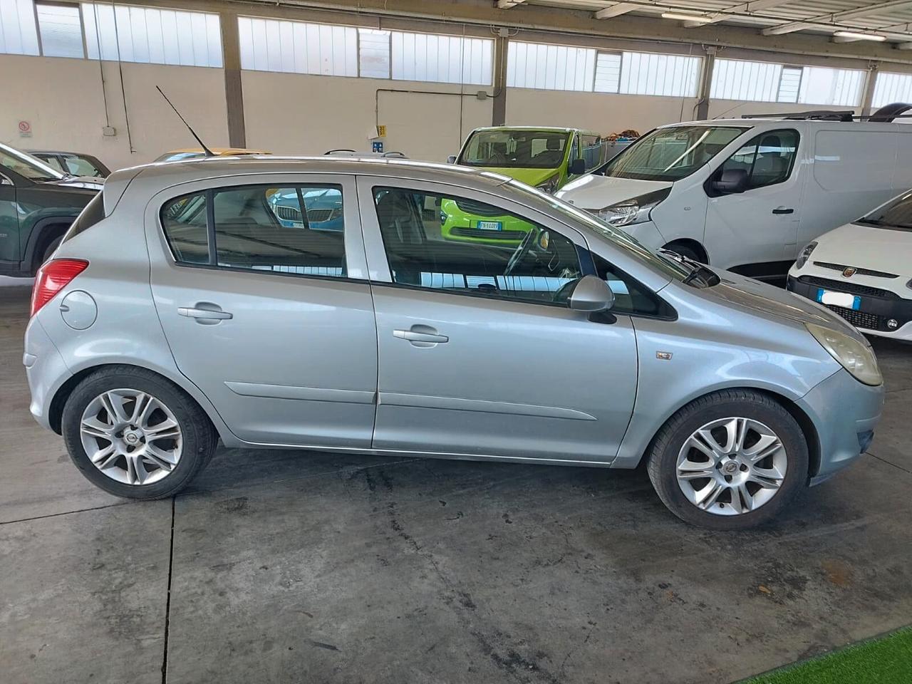 Opel Corsa 1.2 5 porte Cosmo