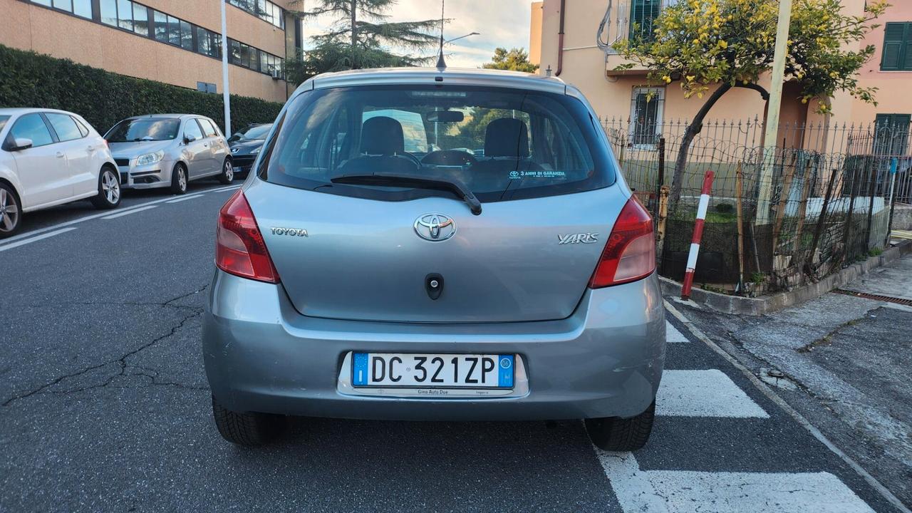 Toyota Yaris 1.0 5 porte Sol