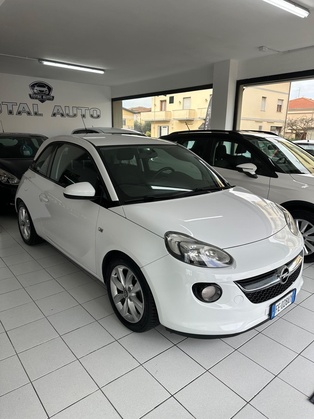 Opel Adam 1.2 70 CV