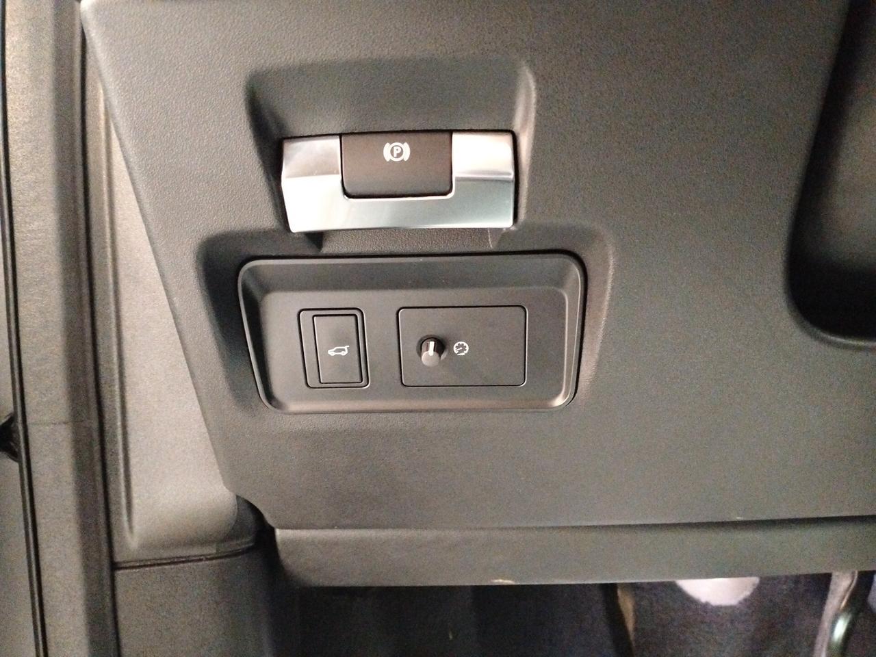 Land Rover Discovery Sport 2.0 TD4 163 CV AWD Auto SE