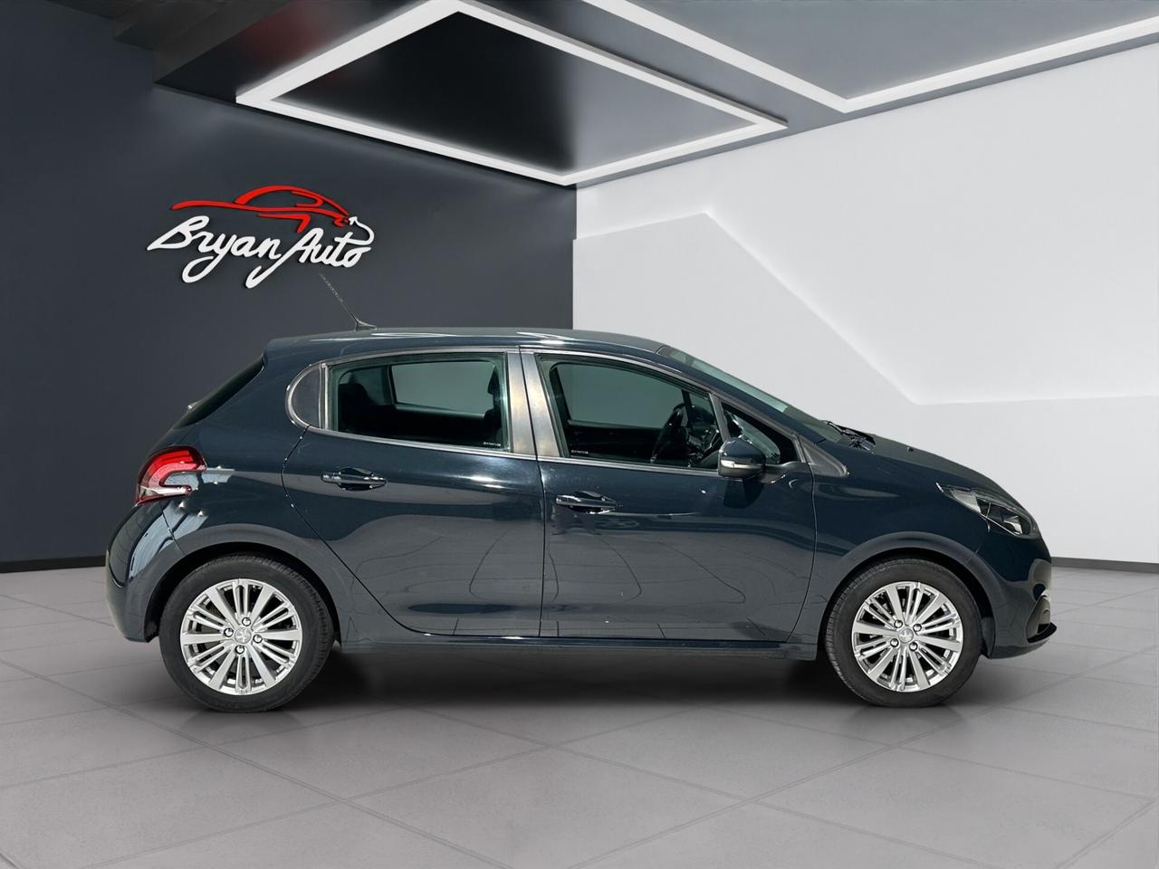 Peugeot 208 PureTech 82 5 porte Allure