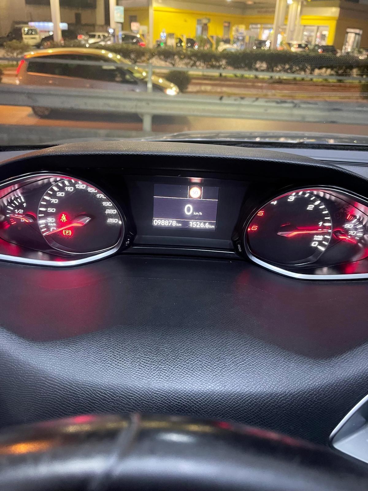 Peugeot 308 BlueHDi 120 S&S Allure