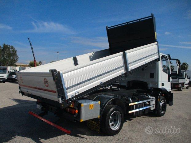 Iveco EUROCARGO 120/25 E5 RIBALTABILE TRILATERALE