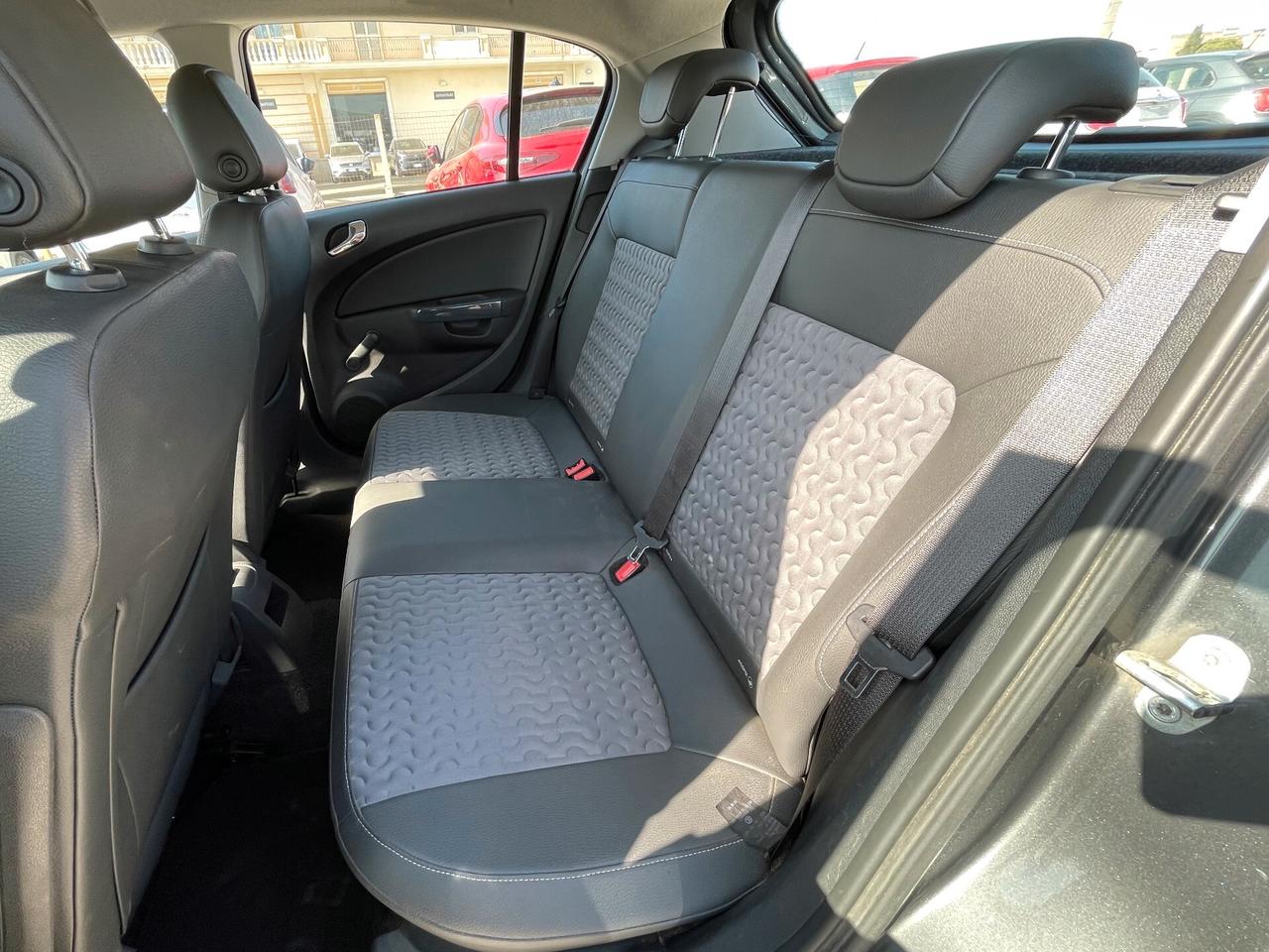 Opel Corsa 1.4 16V 5 porte Cosmo