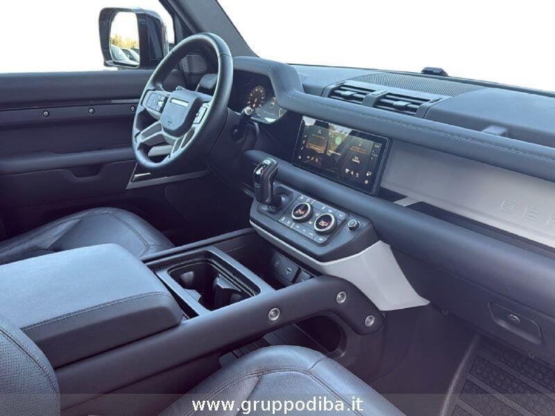 Land Rover Defender VII 2020 90 Diesel 90 3.0d i6 mhev SE awd 200cv auto