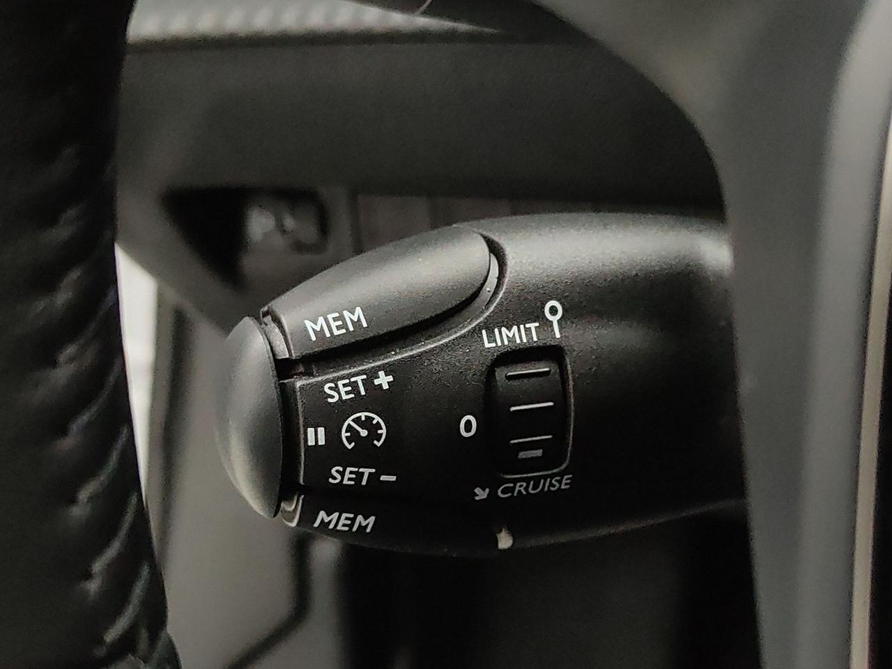 PEUGEOT 2008 II 2020 1.2 PURETECH 100CV ALLURE