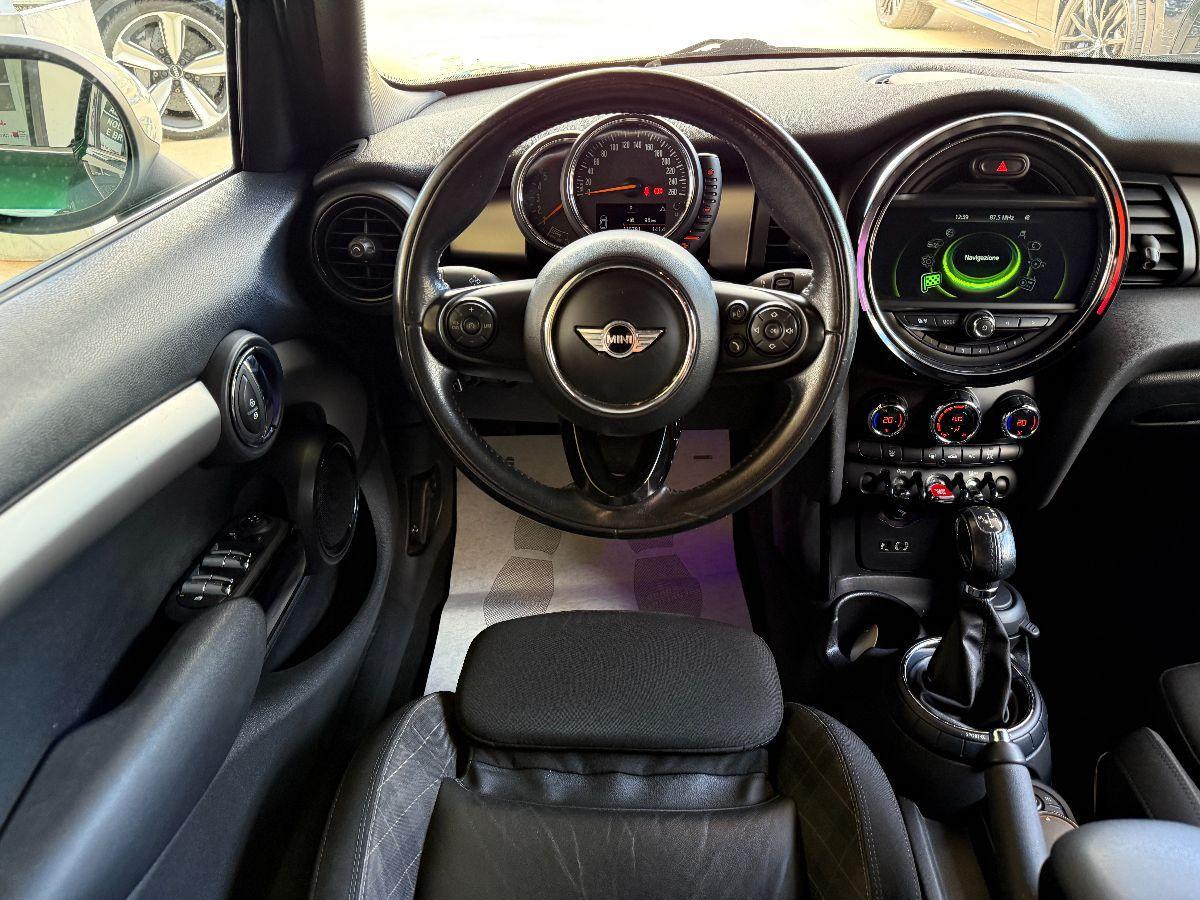 MINI - Mini 1.5 Cooper D 5p auto