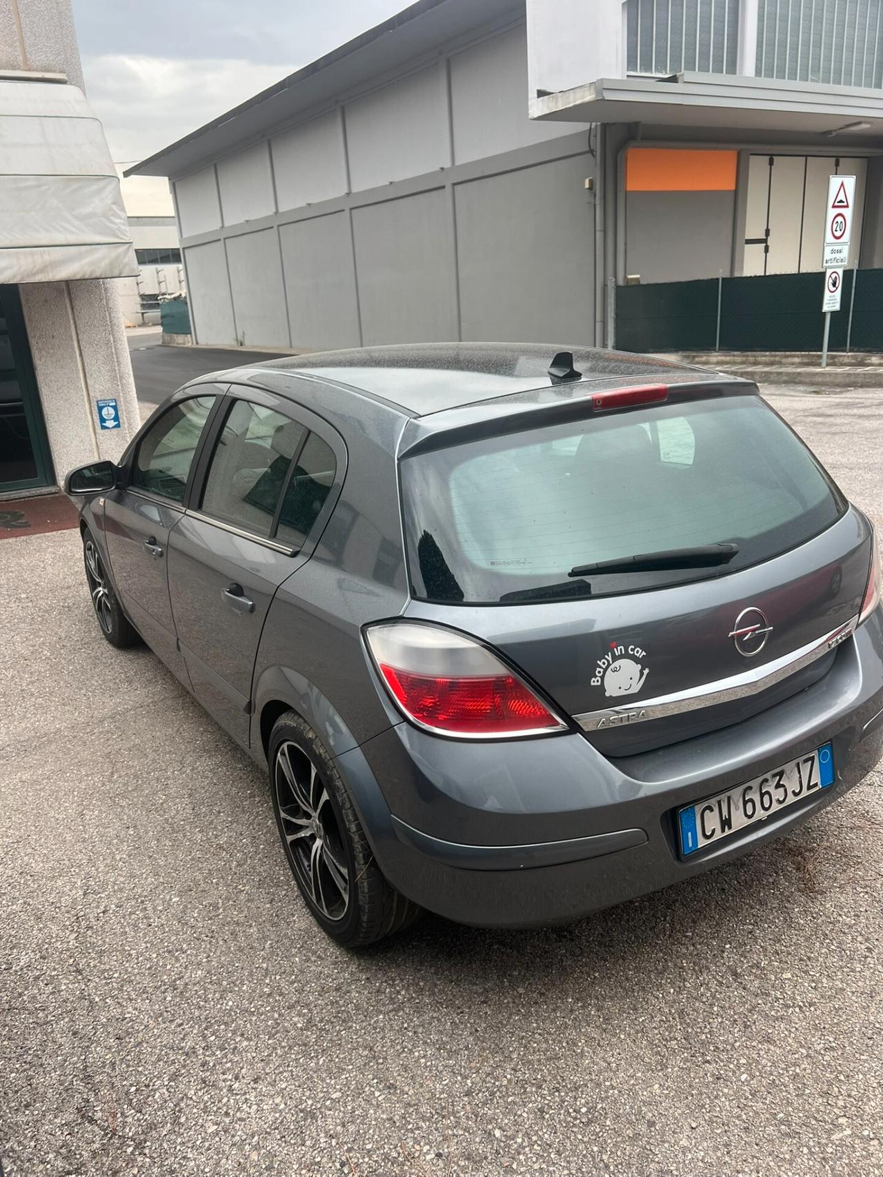 Opel Astra 1.7 CDTI 101CV 5 porte Club
