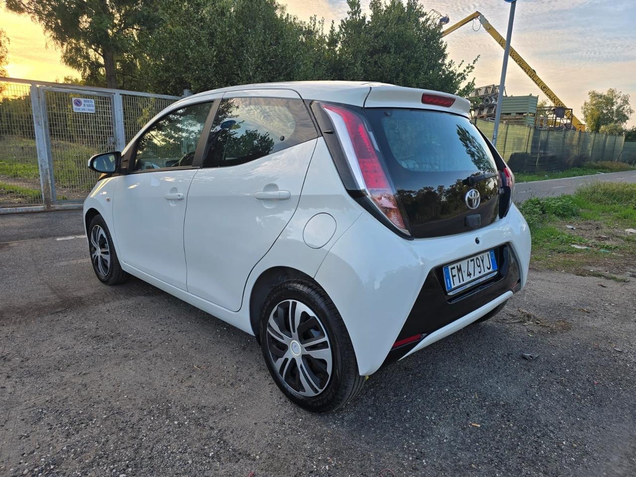Toyota Aygo 1.0 VVT-i 69 CV 5 porte x-cite TSS MMT