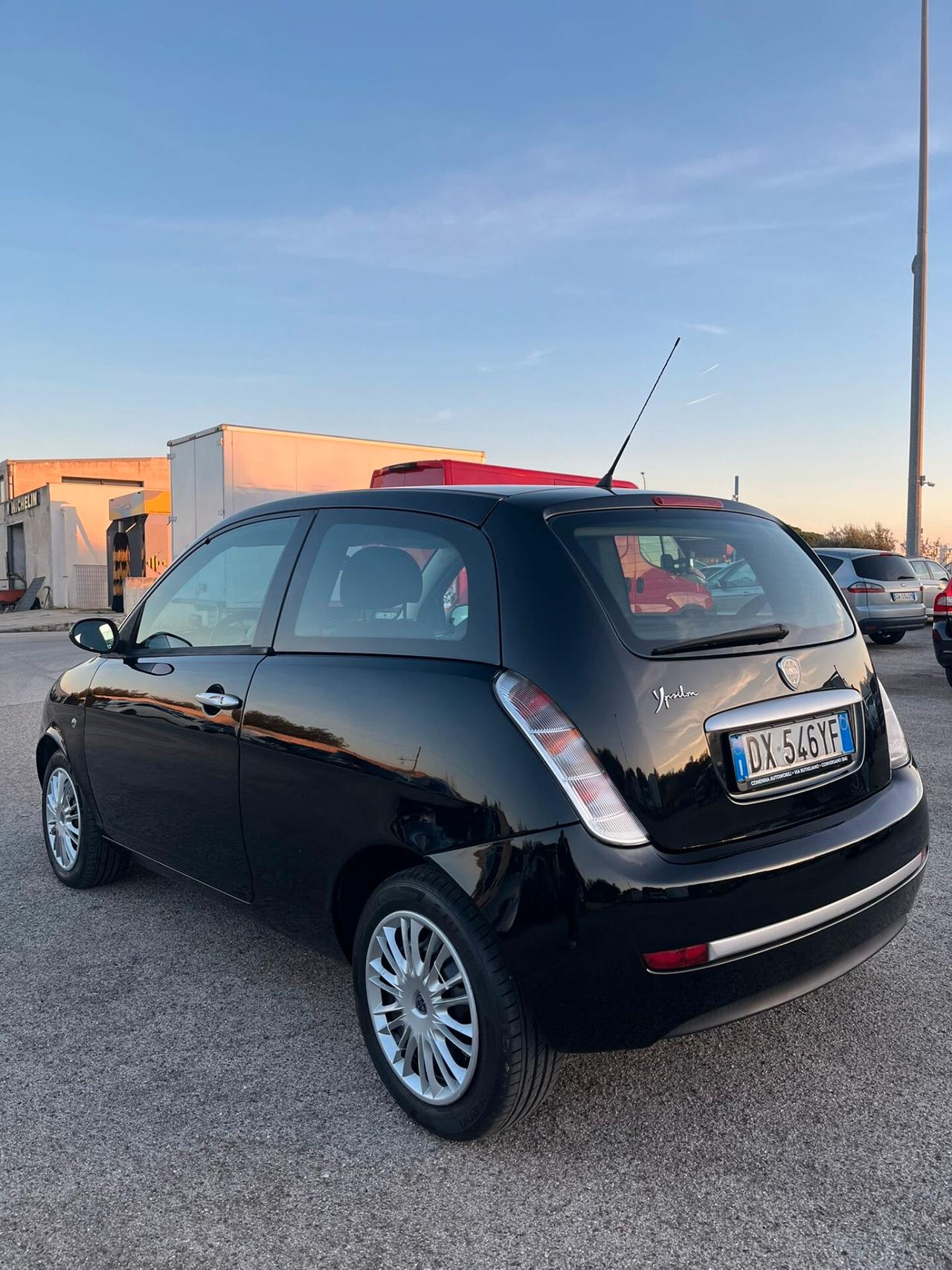 Lancia Ypsilon 1.3 MJT Versus automatica