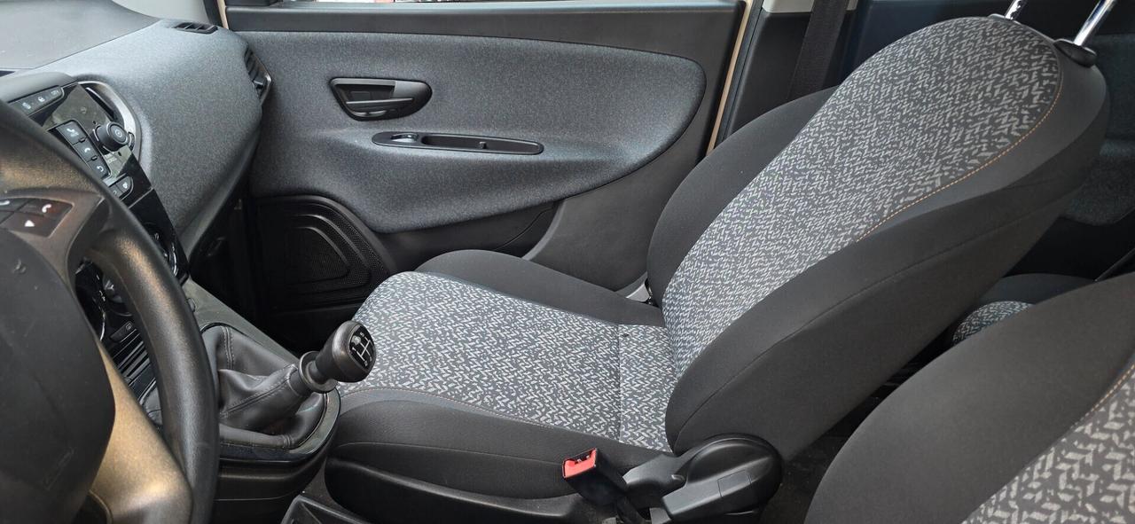 Lancia Ypsilon 1.2 69 CV 5 porte anno 2020 occasione