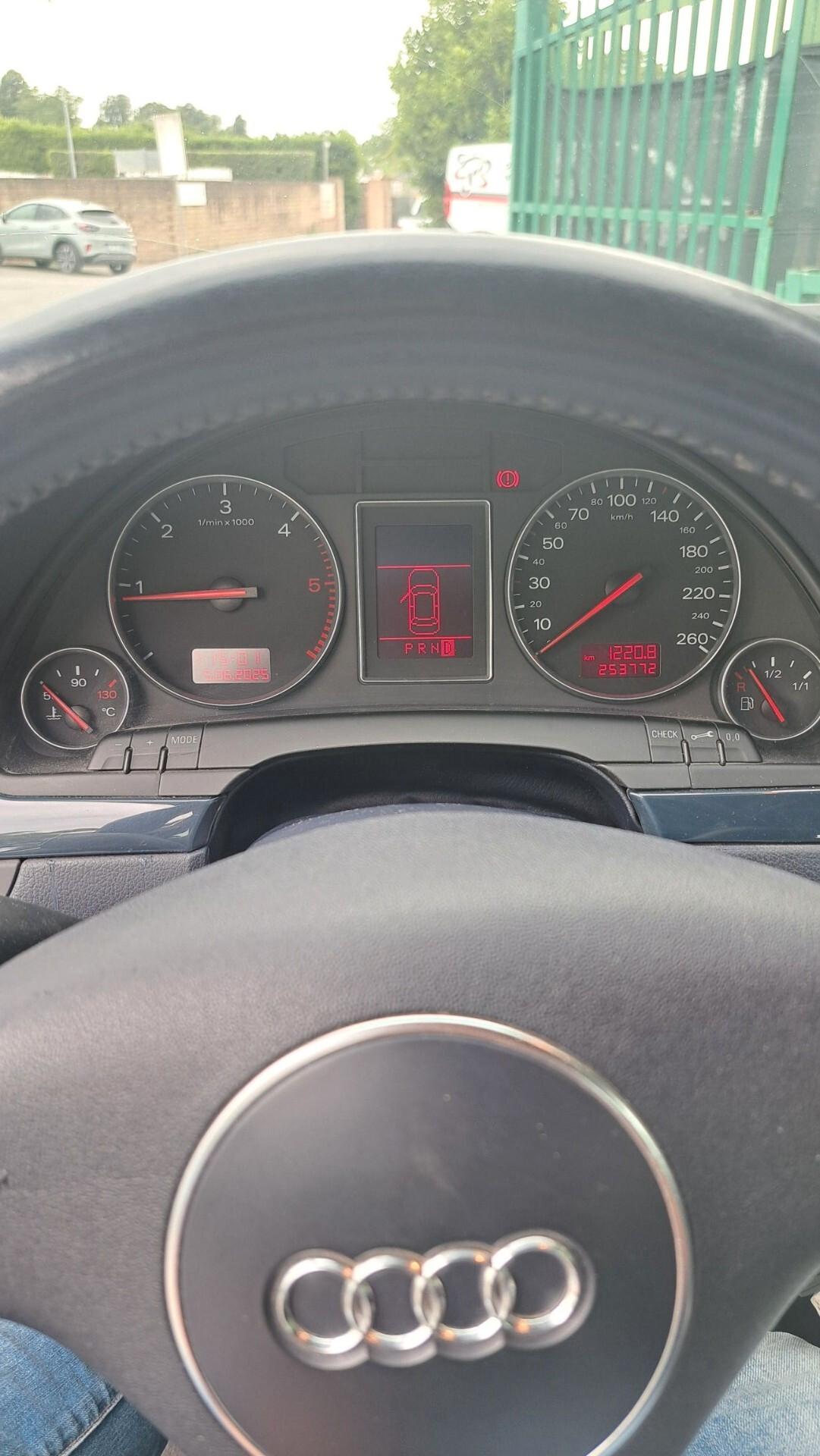 Audi A4 2.5 V6 TDI