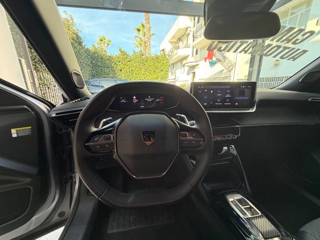 Peugeot 2008 PureTech 130 S&S EAT8 Allure da €229,00 mensili