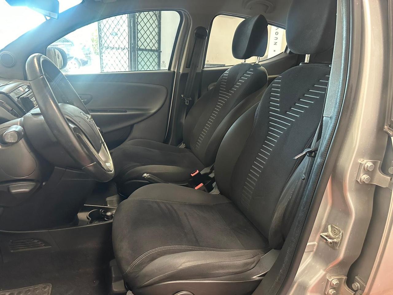 Lancia Ypsilon 1.2 69 CV Platinum