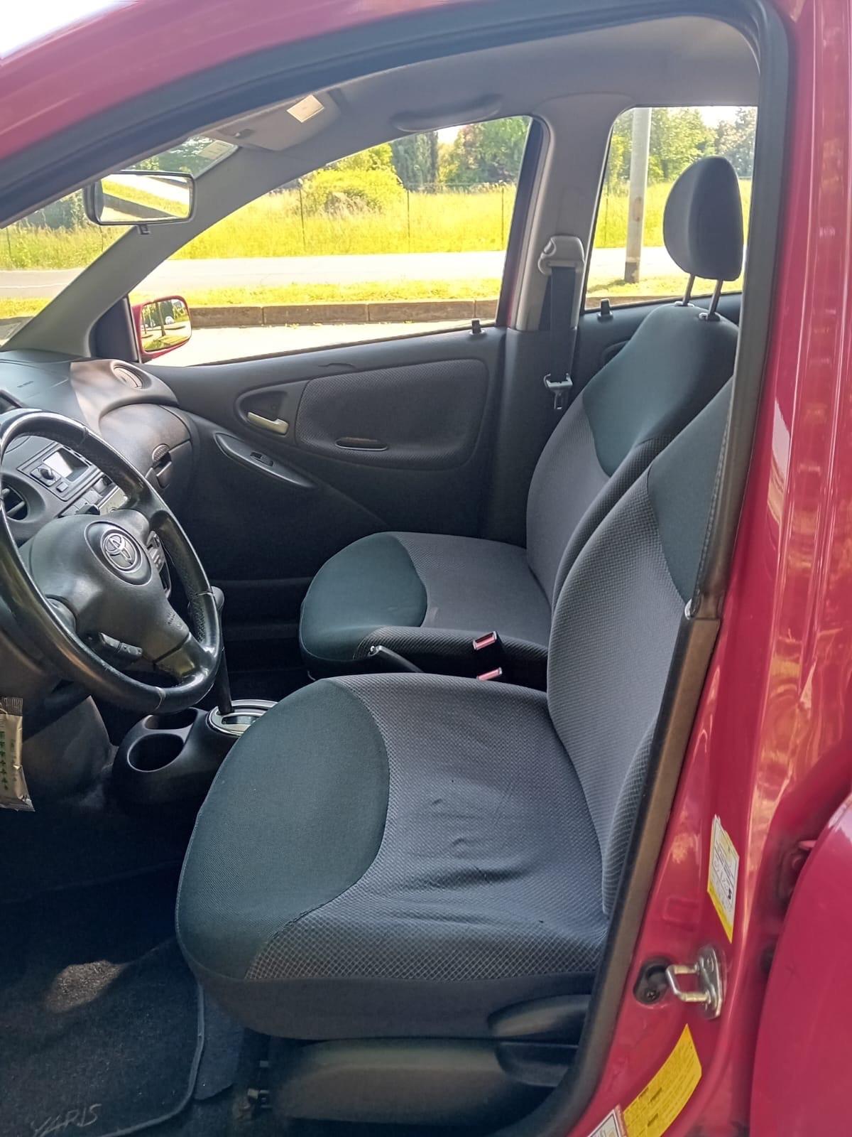 Toyota Yaris 1.3i 16V cat 5 porte Sol Blue