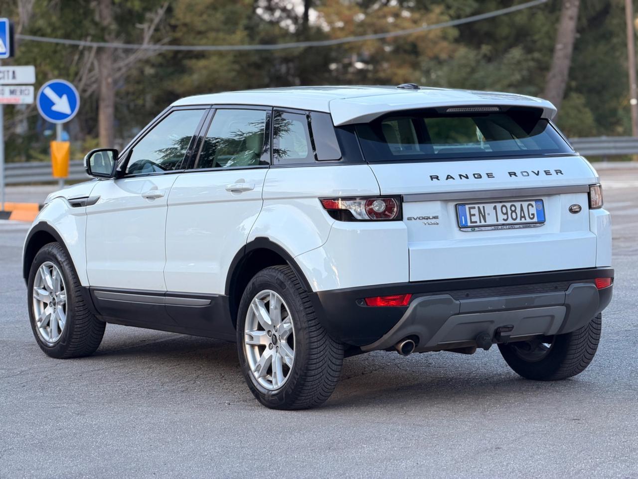 Land Rover Range Evoque 2.2 TD4 5p. Dynamic