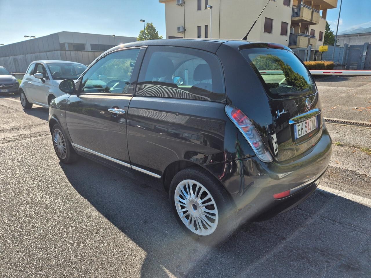 Lancia Ypsilon 1.3 MJT 75 CV Diva