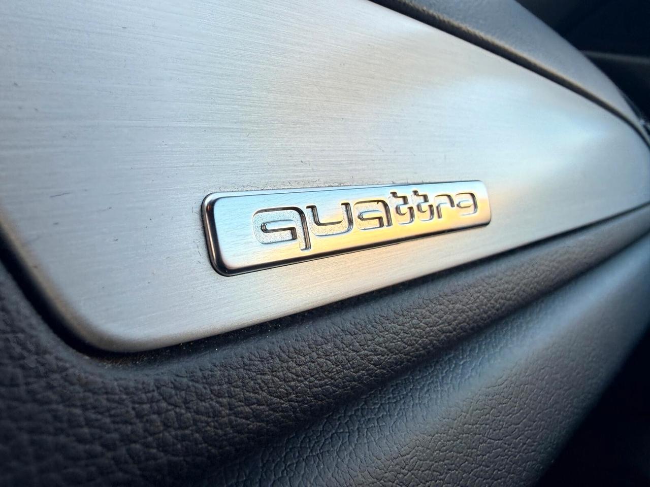 Audi Q3 2.0 TDI quattro S LINE