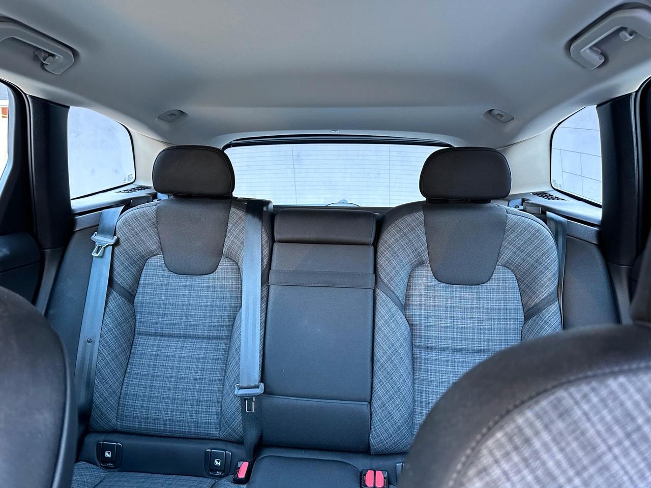 Volvo XC 60 XC60 B4 (d) AWD automatico Core GRANDINATA