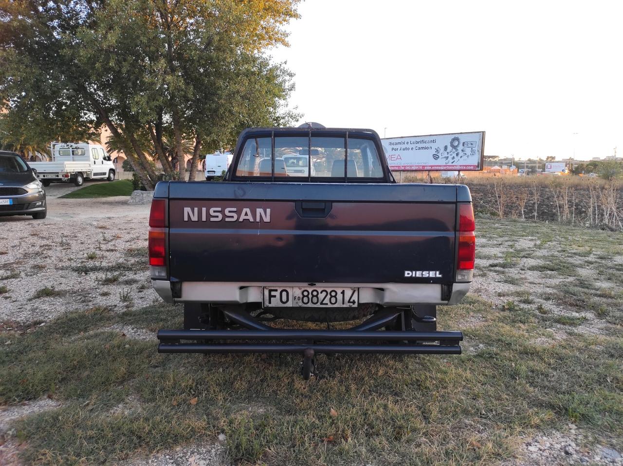 Nissan King Cab 2.5 Diesel - 4x4 GANCIO TRAINO
