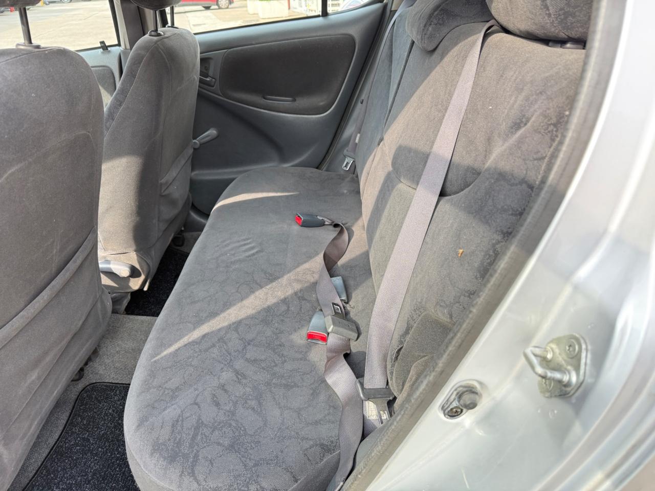 Toyota Yaris 1.0i 16V cat 5 porte '03