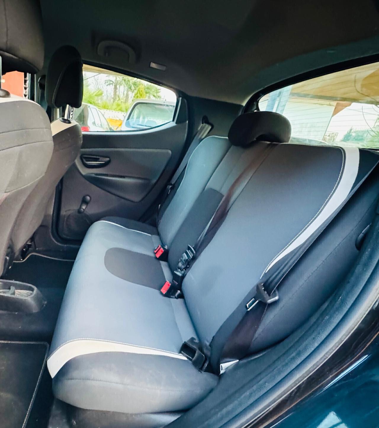 Lancia Ypsilon 1.2 69 CV 5 porte