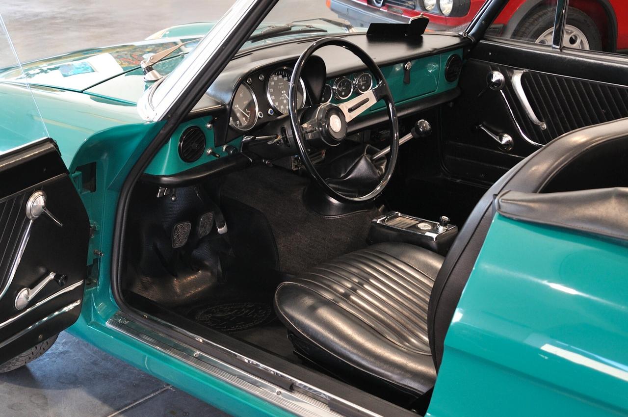 Alfa Romeo Spider 1300 Junior Duetto osso di seppia RIAR conservata