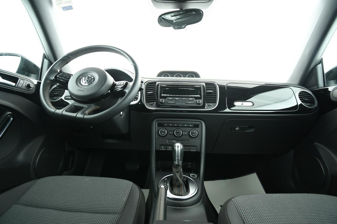 VOLKSWAGEN Maggiolino Cabrio 2.0 tdi bm Design 110cv NEOPATENTATI+C17"