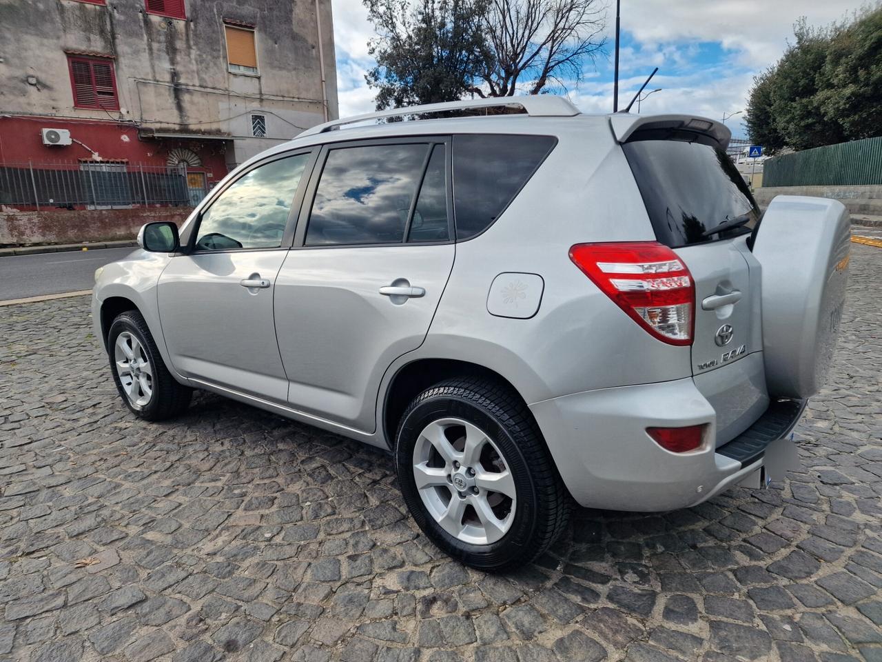 Toyota RAV 4 RAV4 Crossover 2.2 D-4D 150 CV DPF Luxury