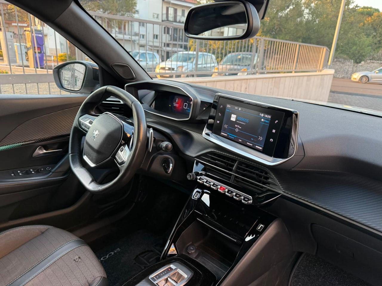 Peugeot 2008 BlueHDi 130 S&S EAT8 Allure