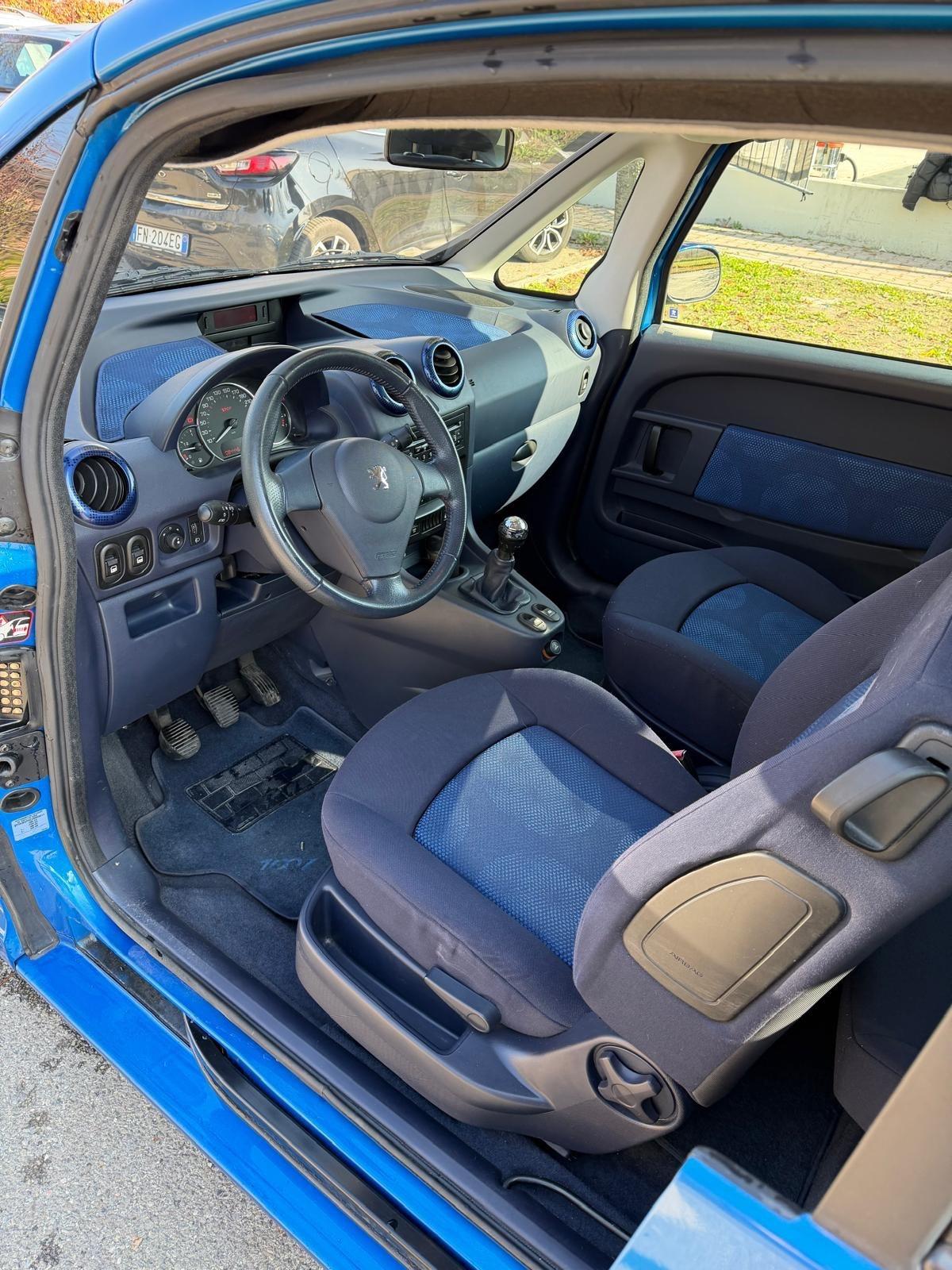 Peugeot 1007 1.4 Happy