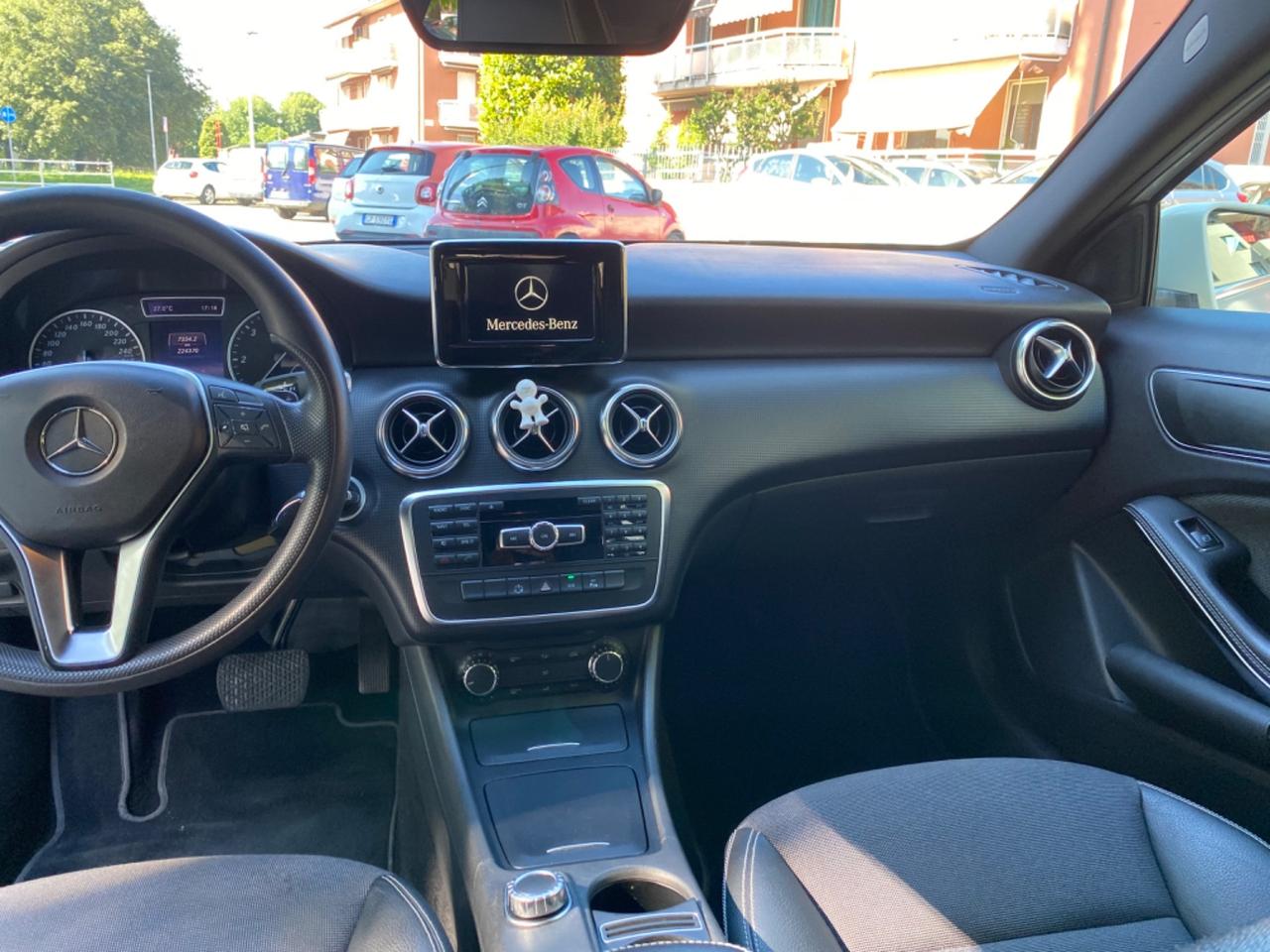 Mercedes-benz CLA 180 CLA 180 CDI Automatic Executive