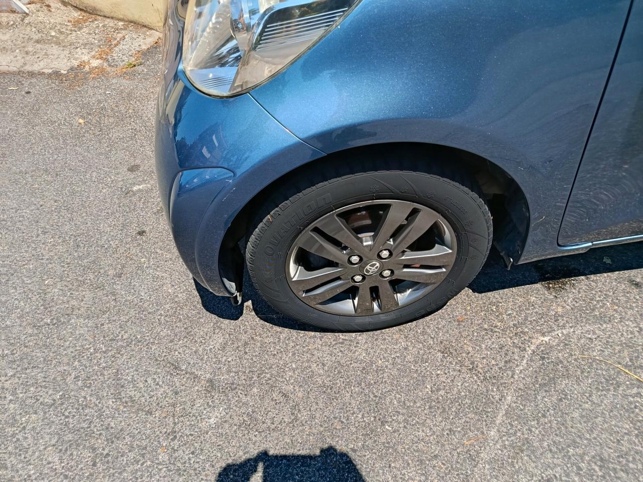 Toyota iQ 1.0 CVT Trend