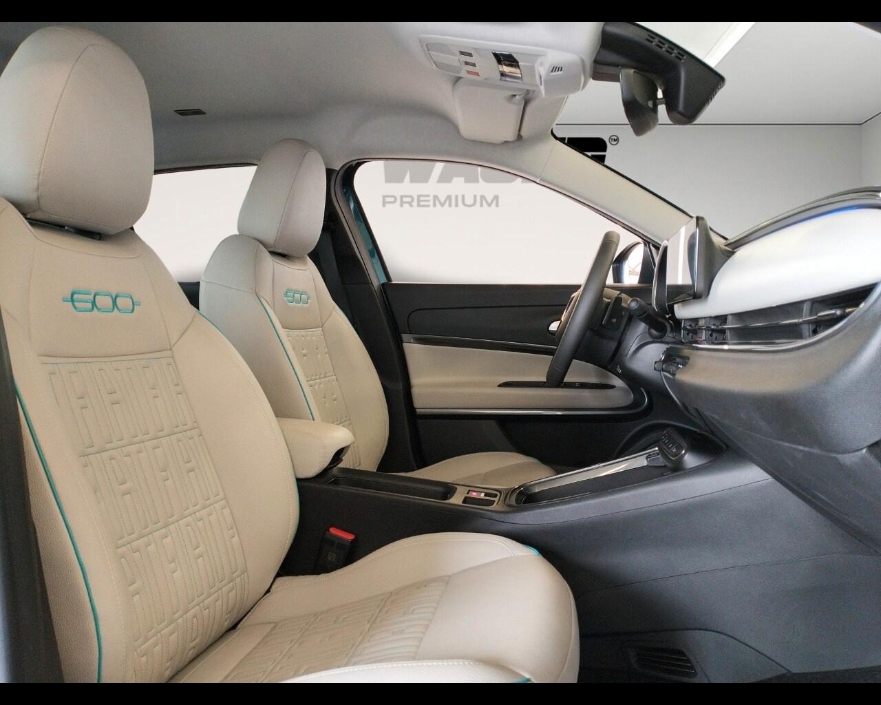 FIAT 600 (2023-->) 600 Hybrid 110 CV DCT MHEV L...