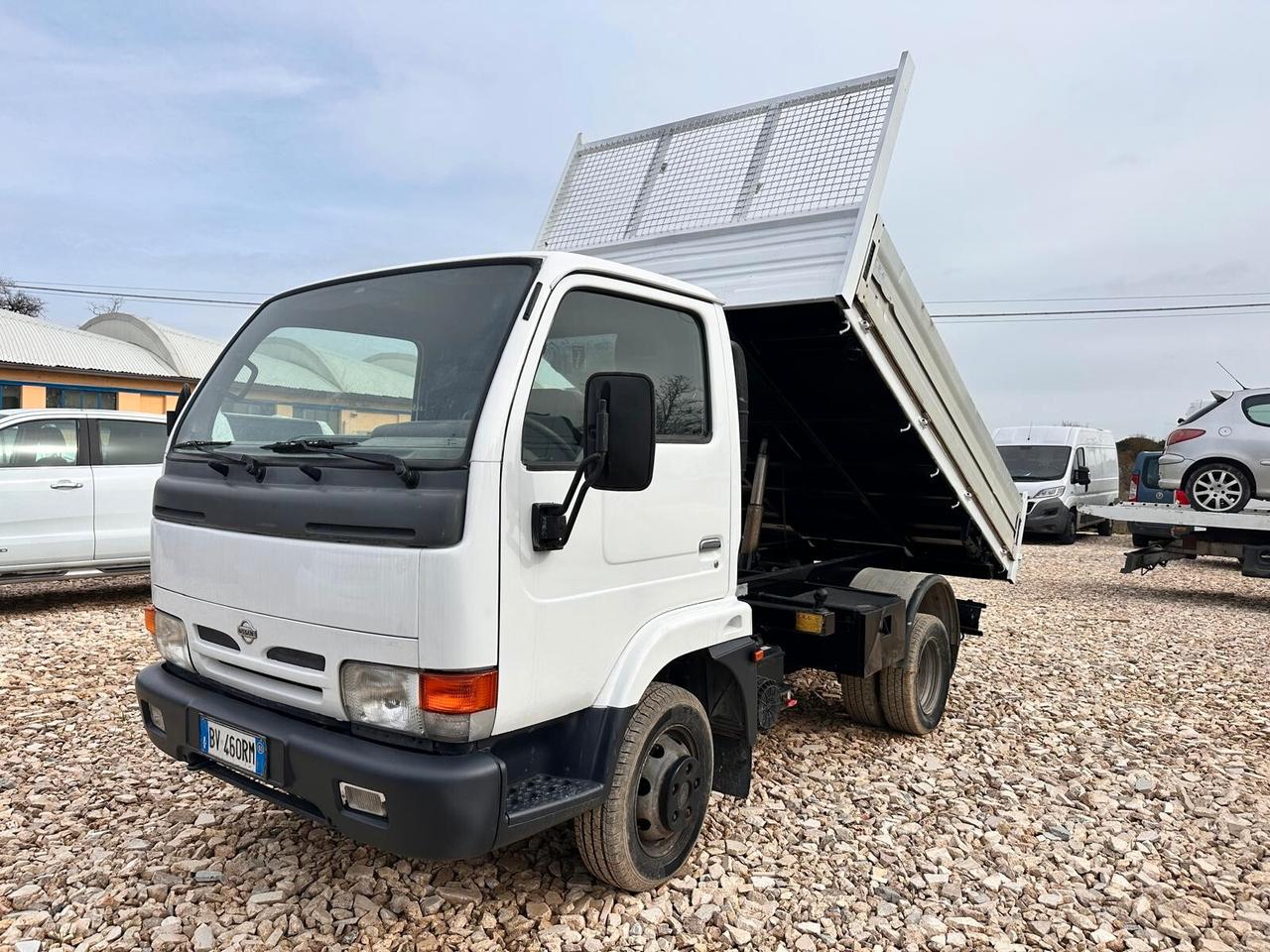 Nissan Cabstar Cabstar-E 110.35 3.0 Tdi PM-RG Cab. L