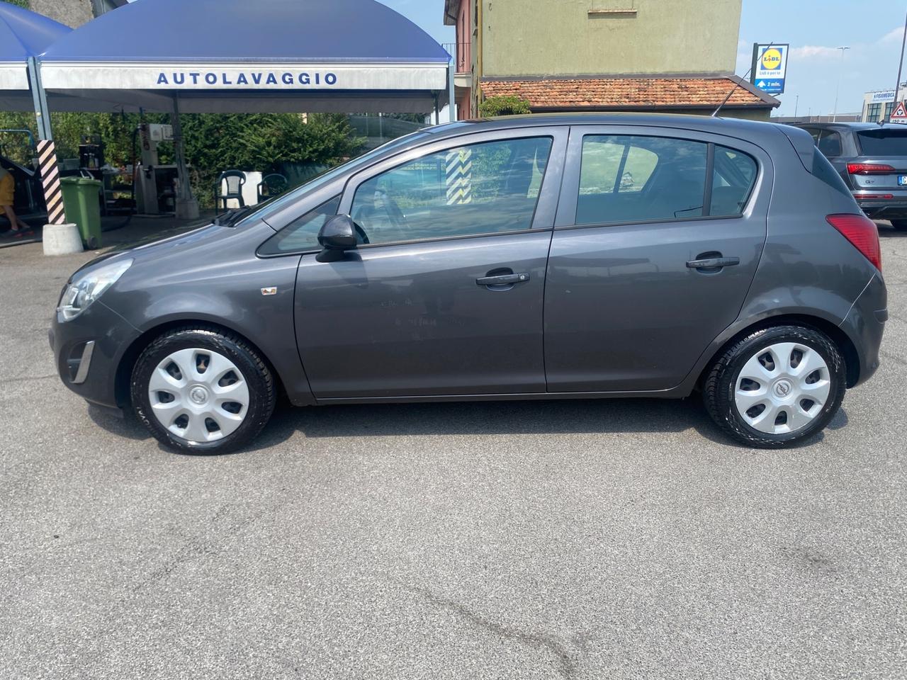 Opel Corsa 1.2 5 porte Cosmo
