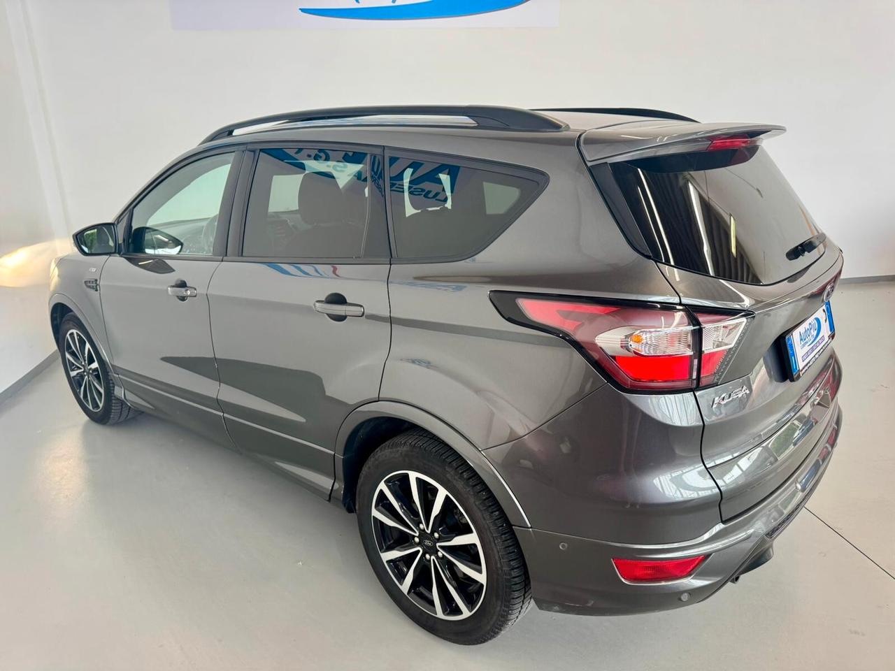 Ford Kuga 2.0 TDCI 150 CV S&S 4WD ST-Line
