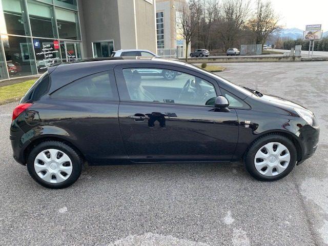 OPEL Corsa 1.2 3 porte "UNICO PROPRIETARIO"