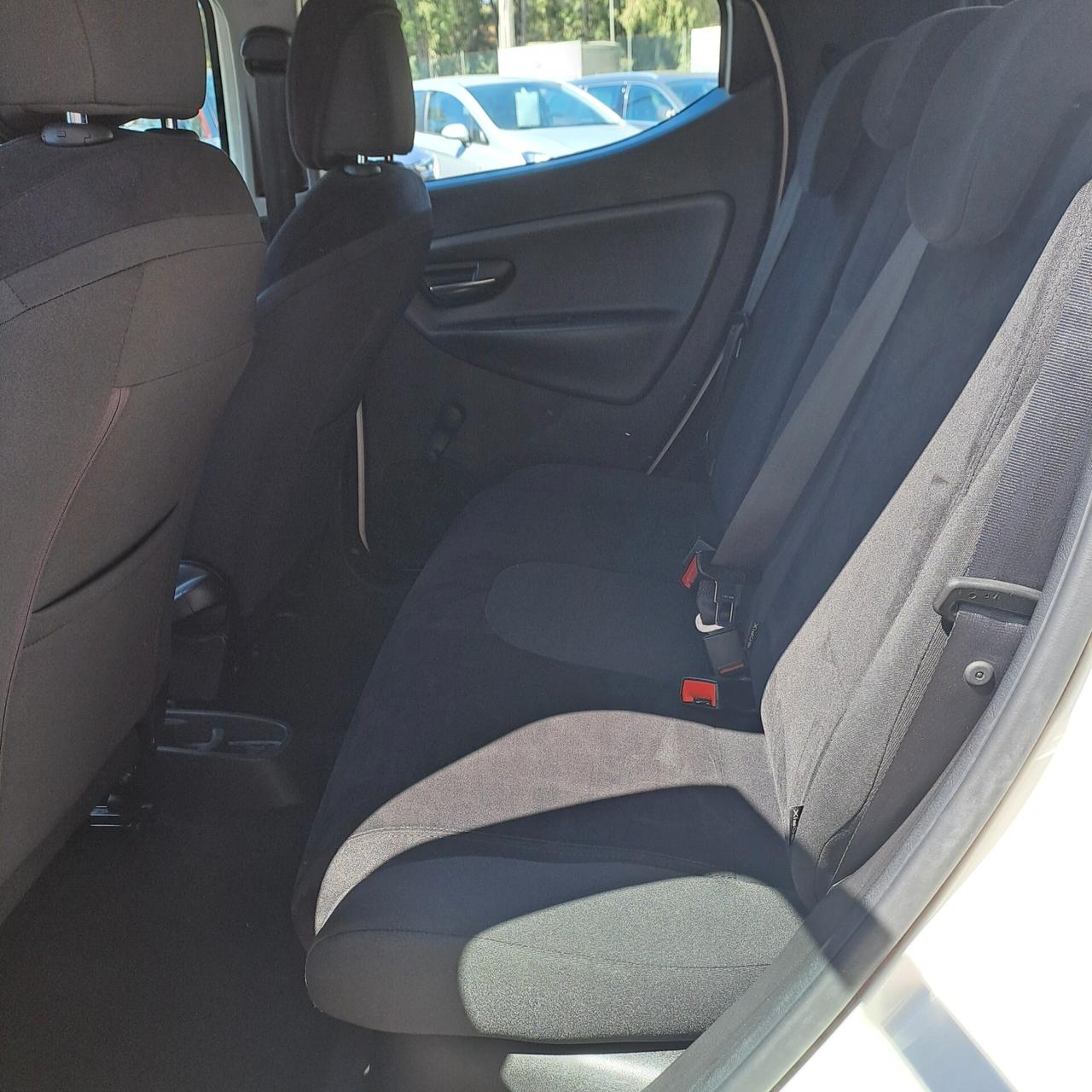 Lancia Ypsilon 1.2 Bz/Gpl 69 Cv Silver