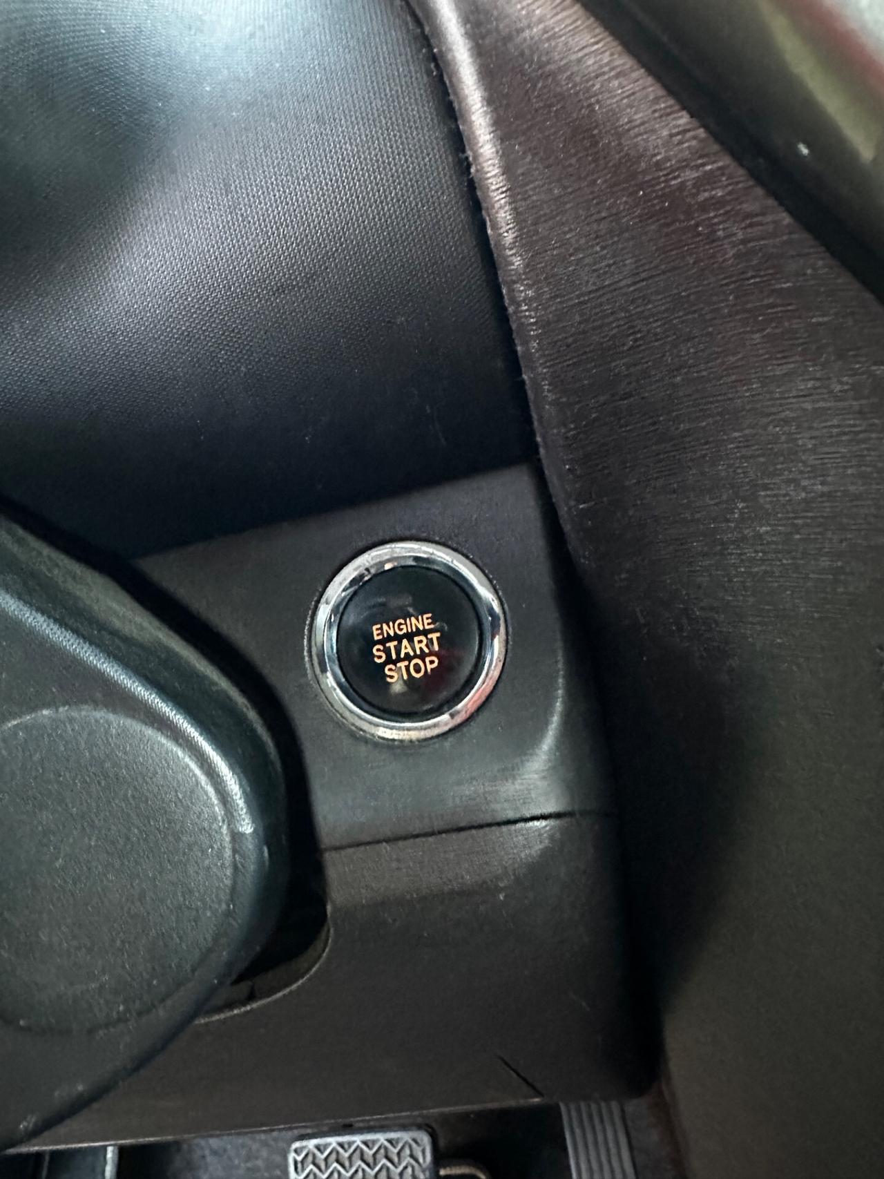 Toyota iQ 1.0 Multidrive Versione Lancio nero perlato !