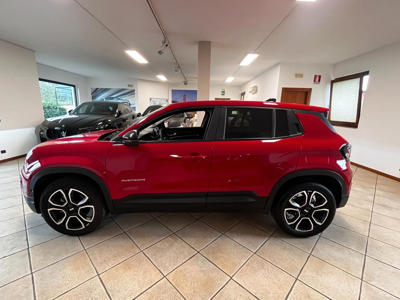 Jeep Avenger 1.2 Turbo 110 CV MHEV Summit