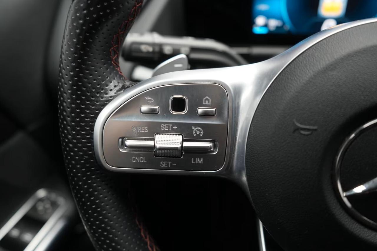 Mercedes-benz GLA 200 Automatic AMG - KAMERA - LED - NAVI