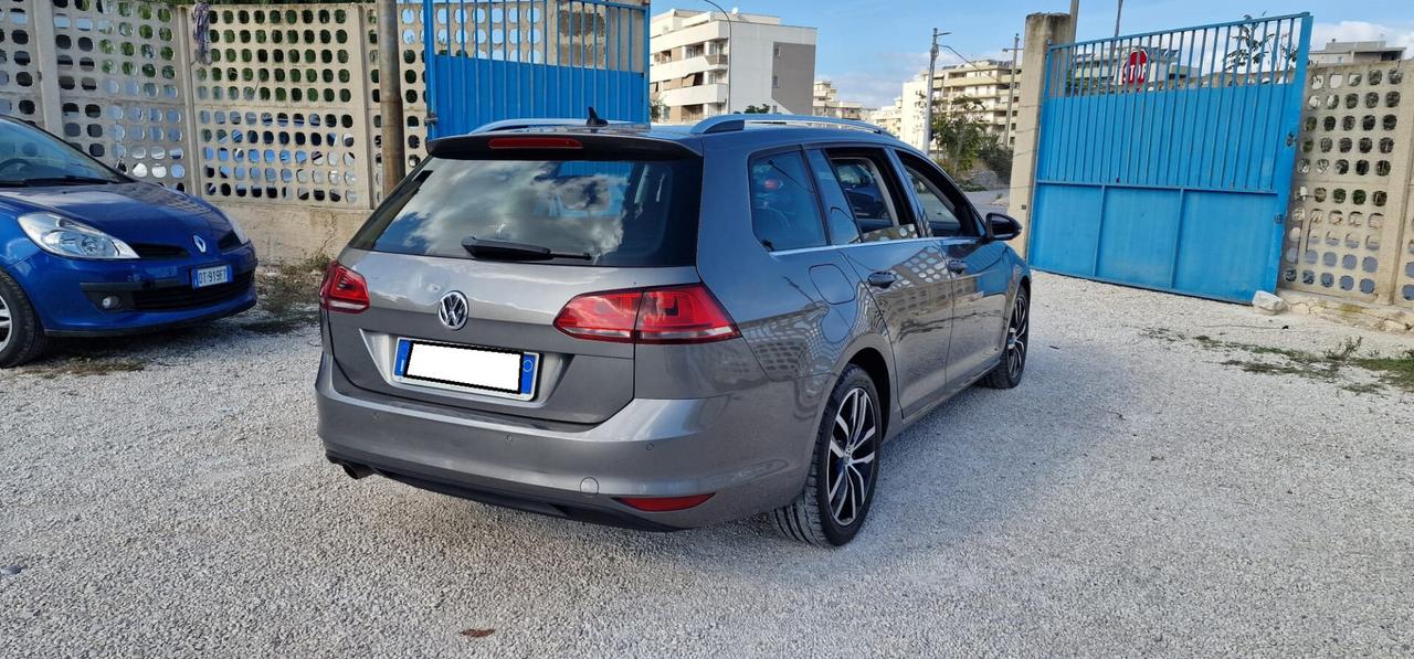 Volkswagen Golf Variant 1.6 TDI 110 CV DSG Executive BlueMotion Tech.