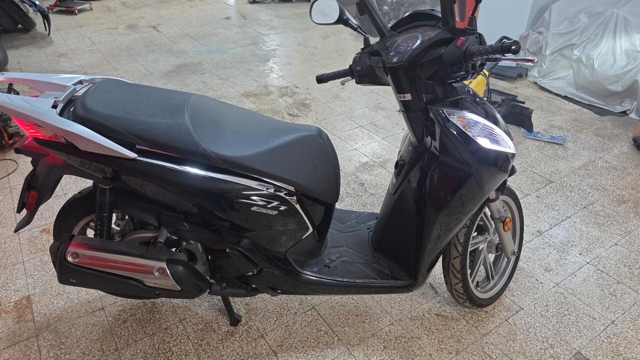 Honda SH 300 i Air force abs