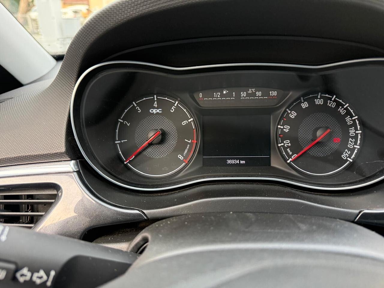 Opel Corsa 1.6 Turbo Coupé OPC